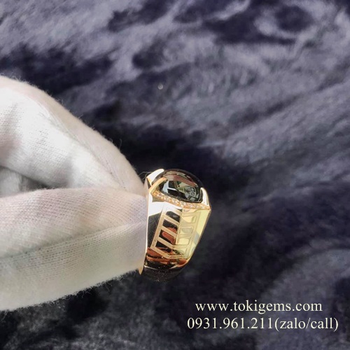 NHÃN VÀNG 18K ĐÁ CHỦ SAPPHIRE ĐEN 